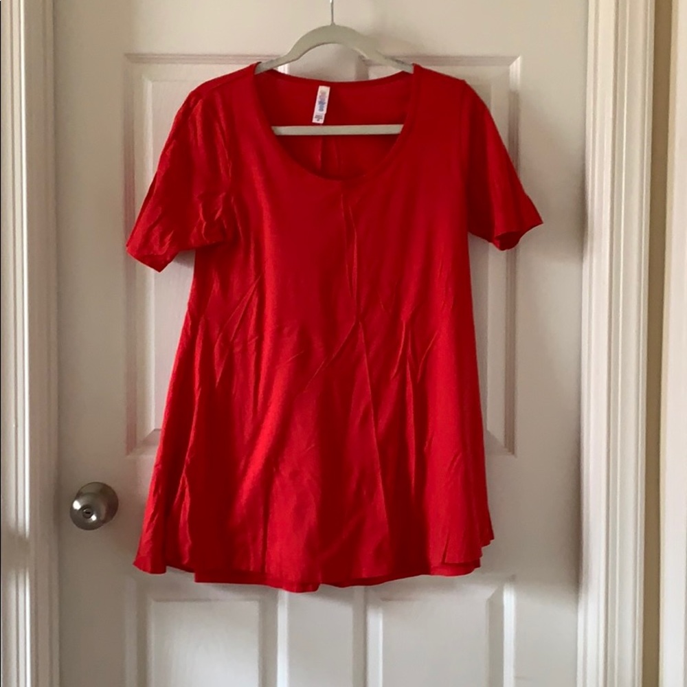 LulaRoe Perfect Tee; Size XS; solid red